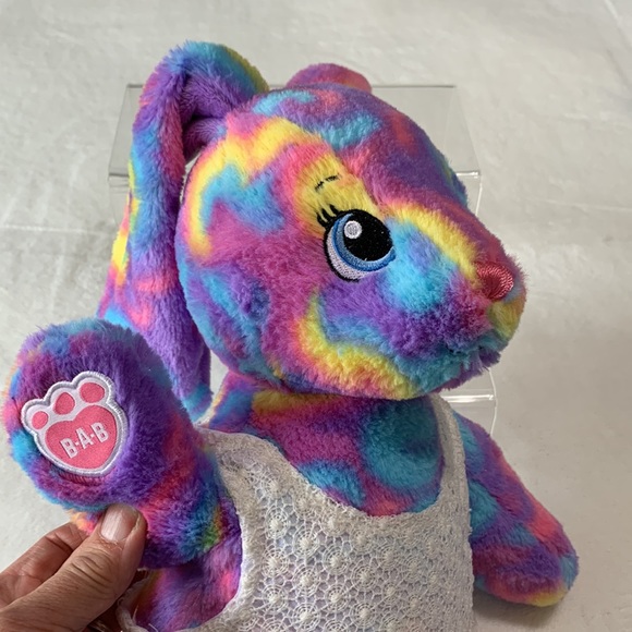 Tie dye bunny Build a Bear 2017 - Picture 3 of 10